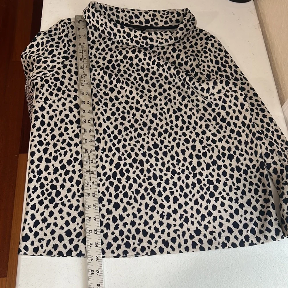 Ann Taylor, Tan & Black Animal Print, Mock Turtleneck, 3/4 Sleeve Top, Medium - Picture 8 of 8